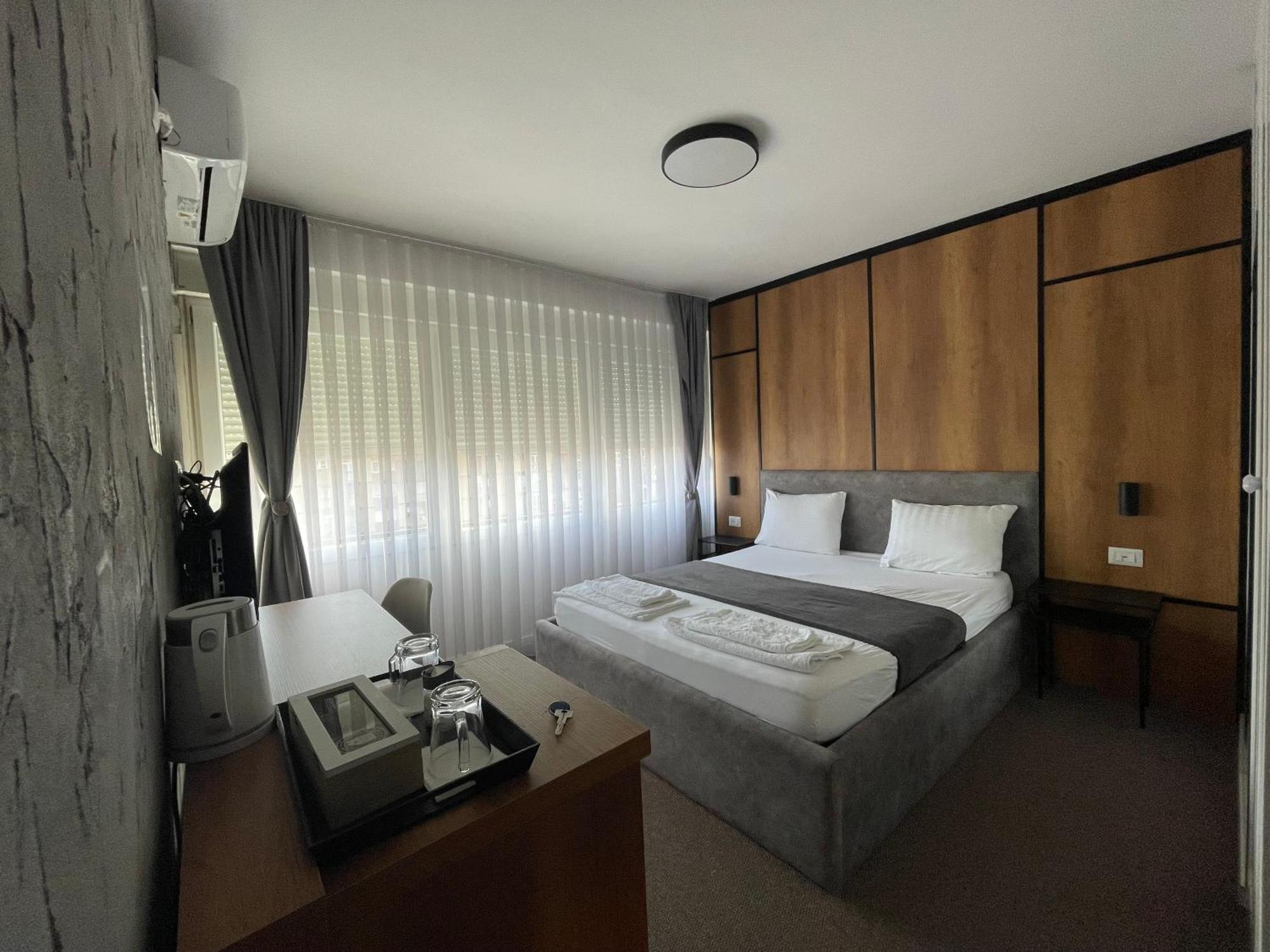 New Prishtina Luxury Rooms Приштина Екстер'єр фото