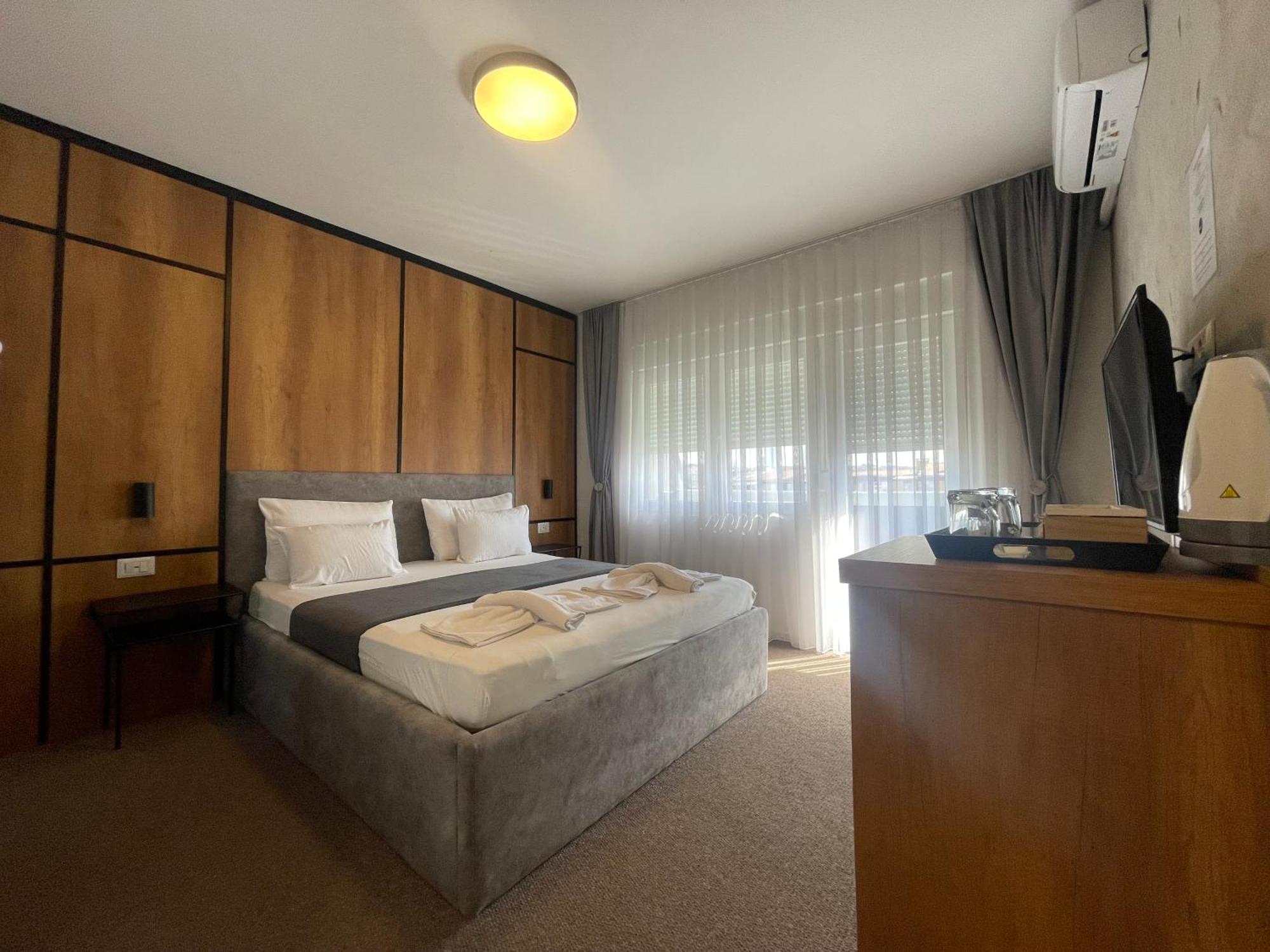 New Prishtina Luxury Rooms Приштина Екстер'єр фото